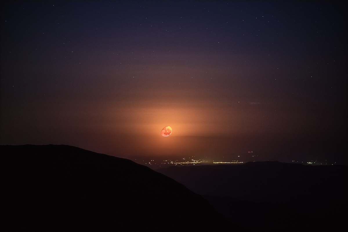 julian photo of red moon united states